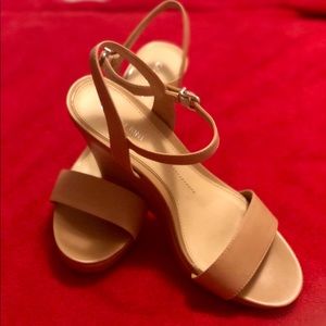 Gianni Bini wedges Brand NEW